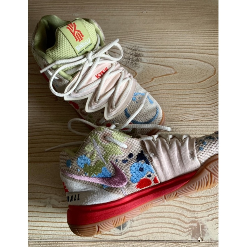 Nike “Bandulu Street Couture x Nike Kyrie Irving” Boys Basketball Sneakers
